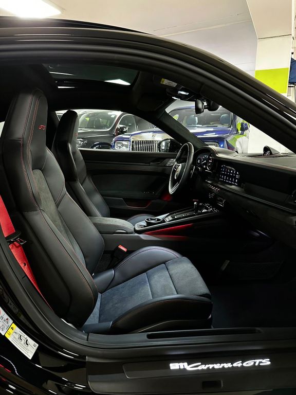 Porsche  911 992 Carrera 4S - Imagen 7